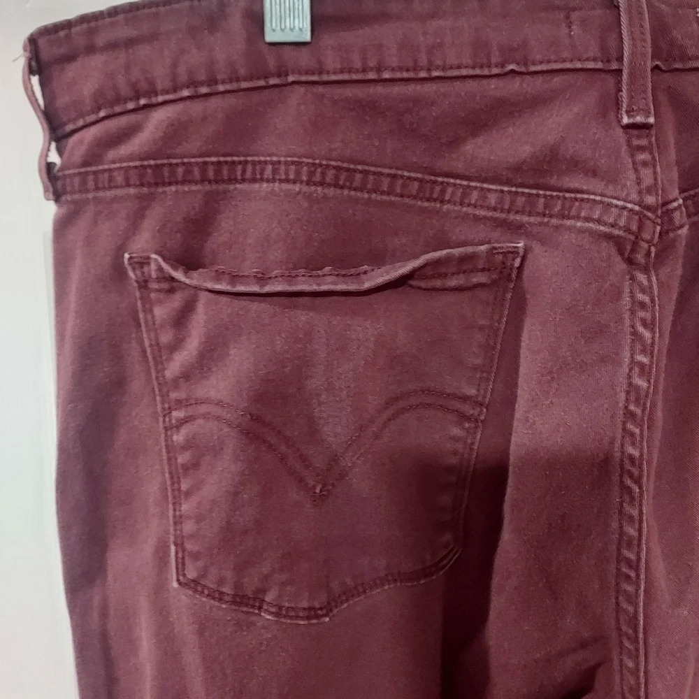 Levi's 505 Straight Burgundy Jeans in Size 16 W33/L32 - Picture 6 of 11